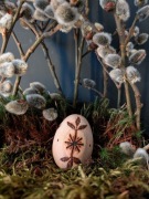 Ręcznie zdobiona drewniana pisanka