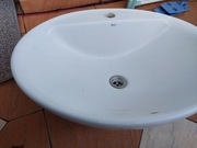 Umywalka do łazienki nablatowa