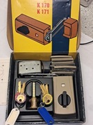 Bardzo mocny niemiecki zamek wierzchni z zapornicą HOBES EVVA K170 oliwkowy