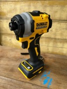 Bezszczotkowa zakrętakra udarowa DEWALT DCF850 - NOWA  20 V/18V 