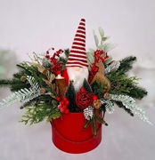 Duży flowerbox ze skrzatem