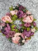 Nowy sztuczny wianek kwiatowy 45 cm – dekoracja na drzwi, różowo-fioletowy