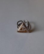 Metalowy pierścionek - trójkąt - średnica 16mm - regulowany