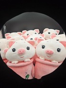 Świnka w kubku pluszak prezent wielkanoc