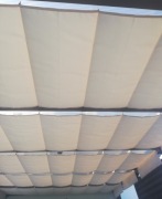 Roleta rzymska pod zadaszenie z poliwęglanu