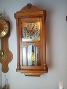 Stary wiszący zegar ścienny HAU