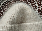 Nowa czapka damska z wełny moher w kolorze ecru