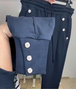 Megi granatowe spodnie ozdobne guziki