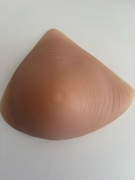 Sztuczna pierś proteza piersi po masektomii