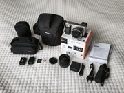 Aparat Sony A6000 + 2 obiektywy + 2 baterie + 3 futerały + karta SD