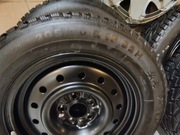 Opony zimowe na felgach stalowych 