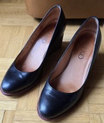 Ryłko czółenka na koturnie czarne skóra licowa R36