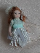 Mała ceramiczna lalka do domku dla lalek - Dollhouse