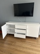 Komoda Sydney z mdf kolor biały połysk z 3 szufladami i półkami