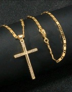 Naszyjnik z krzyżykiem 