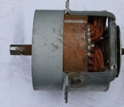 SILNIK  ELEKTRYCZNY  1-FAZ. 800W DO KOSIARKI