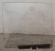 Peugeot 504 szyba lewa tył