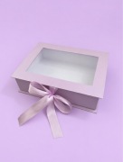 Eleganckie pudełko / szkatułka z okienkiem 30x20x6 cm