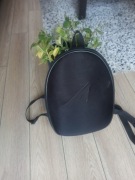 Mały plecaczek Ala kapsuła