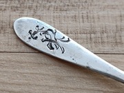 ŁYŻECZKA DO SOLI PIEPRZU MONOGRAM SREBRO PRÓBA 900 NIEMCY 1927r