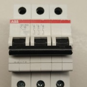 Wyłącznik nadprądowy 3P 16A 6kA SH203