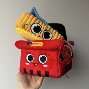 Zestaw maskotek Gang Biedroniaków Koszyk Karol Rybka w puszcze Renia 2025