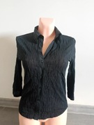 Czarna koszula z nietypową fakturą materiału, z kołnierzykiem i rękawem 3/4