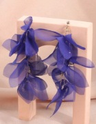 Kolczyki wiszące płatki jedwabne chabrowe 