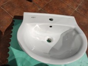 Umywalka ścienna półokrągła Koło