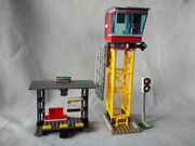 Lego train wypasiony dworzec kolejowy, wieża ruchu, semafor z 60197 i 60198