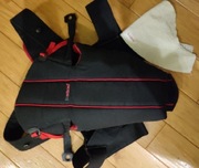 Nosidełko BabyBjorn że śliniaczkiem