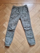 spodnie typu joggery