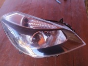 Przedni Prawy Reflektor Reno Clio III 