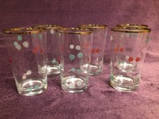 Szklanki malowane o unikalnym wzorze PRL 