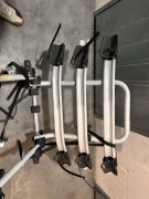 Bagażnik rowerowy (3) na tylną klapę