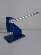 Przyrząd do roznitowania łańcuchów 