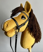 NOWY Hobby Horse A4 z ogłowiem i wodzami w zestawie żółty