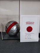 Piłka z autografami piłkarzy Bayernu Monachium 