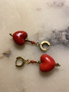 Kolczyki z ceramicznym serduszkiem 