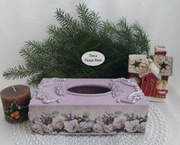 Chustecznik drewniany ręcznie zdobiony techniką decoupage. 