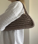 Torebka ręcznie robiona na szydełku z zapięciem magnetycznym 