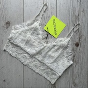 Krótki biały koronkowy prześwitujący top na ramiączkach braletka even&odd S