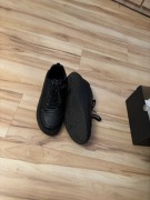 Eleganckie czarne adidasy