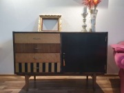 Stara komoda PRL Violetta w nowej odsłonie 