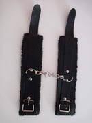 Opaski na nadgarstki czarne