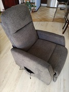 Fotel rozkładany elektrycznie z funkcją pionizacji