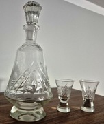Kryształowa karafka i dwa kieliszki PRL