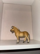 Kolekcjonerska figurka koń ogier fiordzki Schleich 2013 wycofany