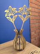 Drewniany wazon z kwiatami 