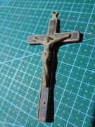 Stary krzyż z szuflady